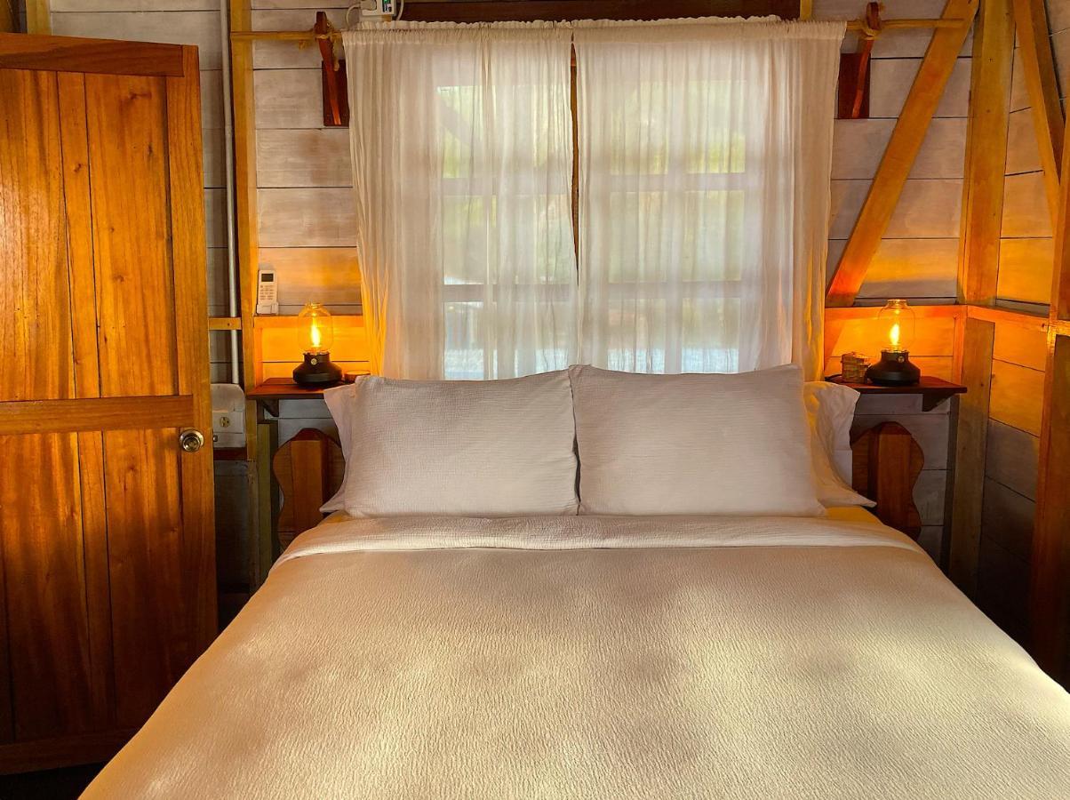 Casa Acuario Boutique Hotel Bocas del Toro Esterno foto