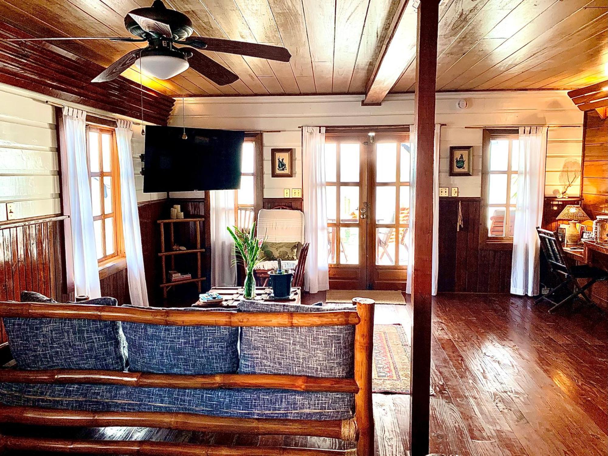 Casa Acuario Boutique Hotel Bocas del Toro Esterno foto
